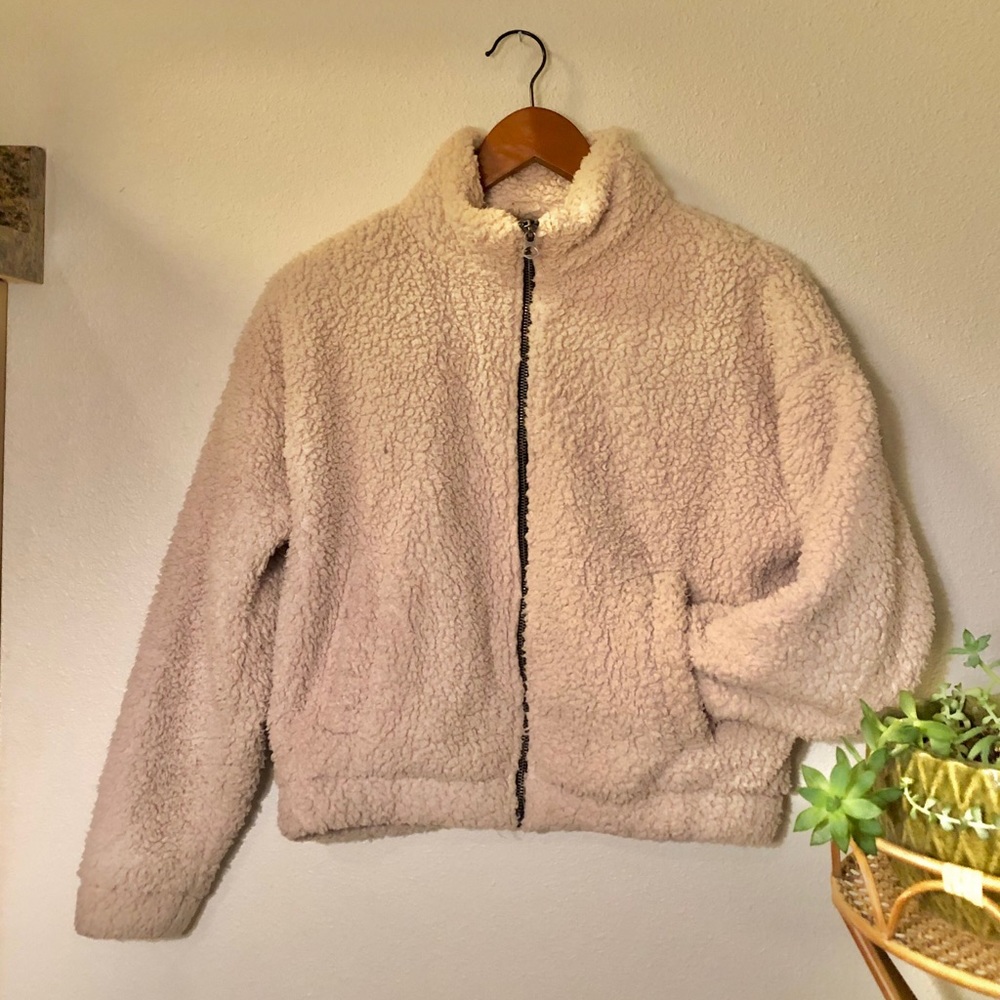 American Eagle Sherpa Jacket - Picture 1 of 3